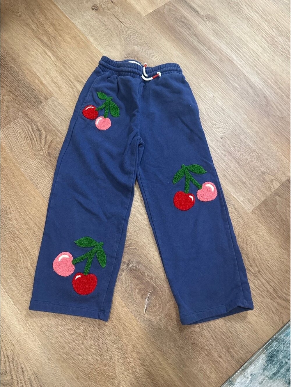 Mini Bowden cherry sweatpants